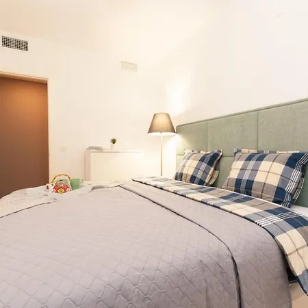 Center Parking Apartamento *